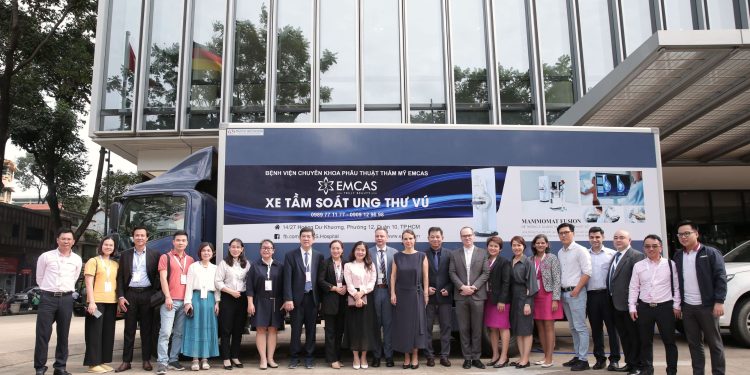 Chuyến xe chụp XQuang nhũ ảnh di động vì cộng đồng!