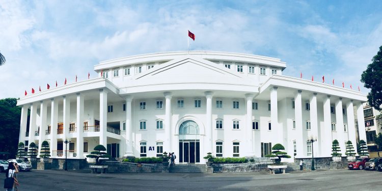 Ms. Trang, Founder Mimosa trở lại Khoa Pháp, Đại học Hà Nội, Chuyên ngành Truyền thông Doanh nghiệp với Bộ môn giảng dạy Quảng cáo và Sáng tạo trong Quảng cáo vào Học kỳ mùa xuân năm 2023.