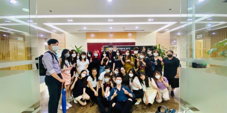 A visit to Vnexpress with students majoring in Journalism and Mass Communication, Mingchuan University, Taiwan.